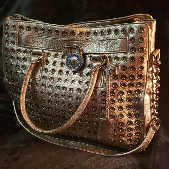 Michael Kors Very Unique Large Bag Pewter bag with Gun Metal rivets. - Picture 4 of 8